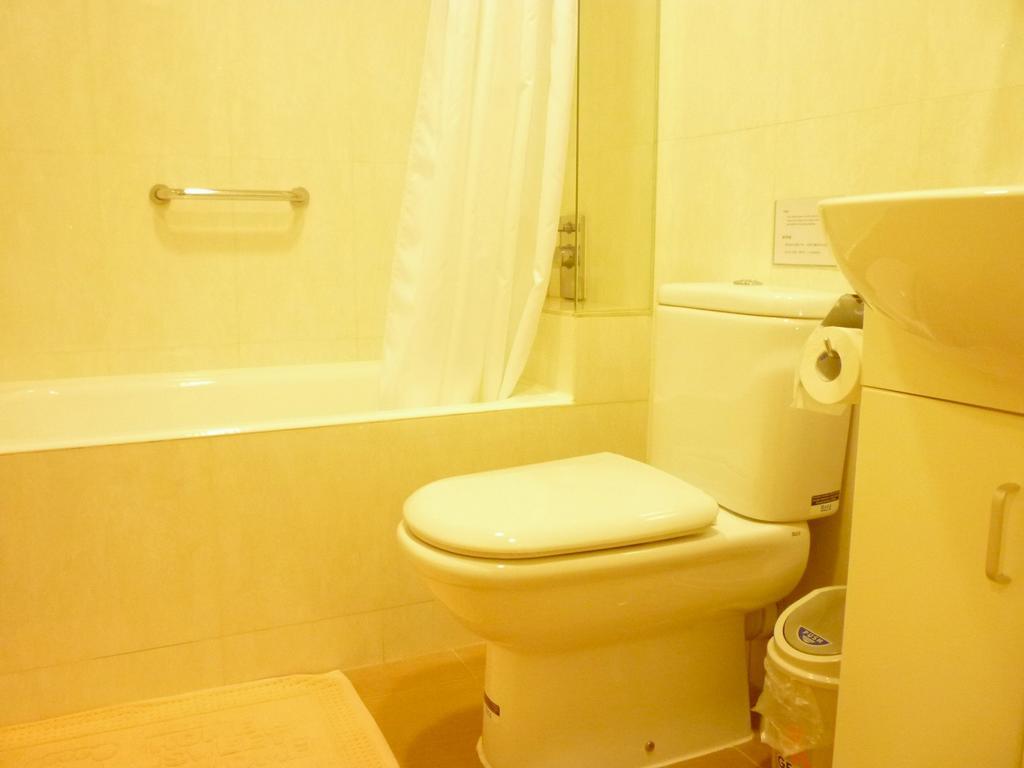 Causeway Bay Inn Гонконг Экстерьер фото